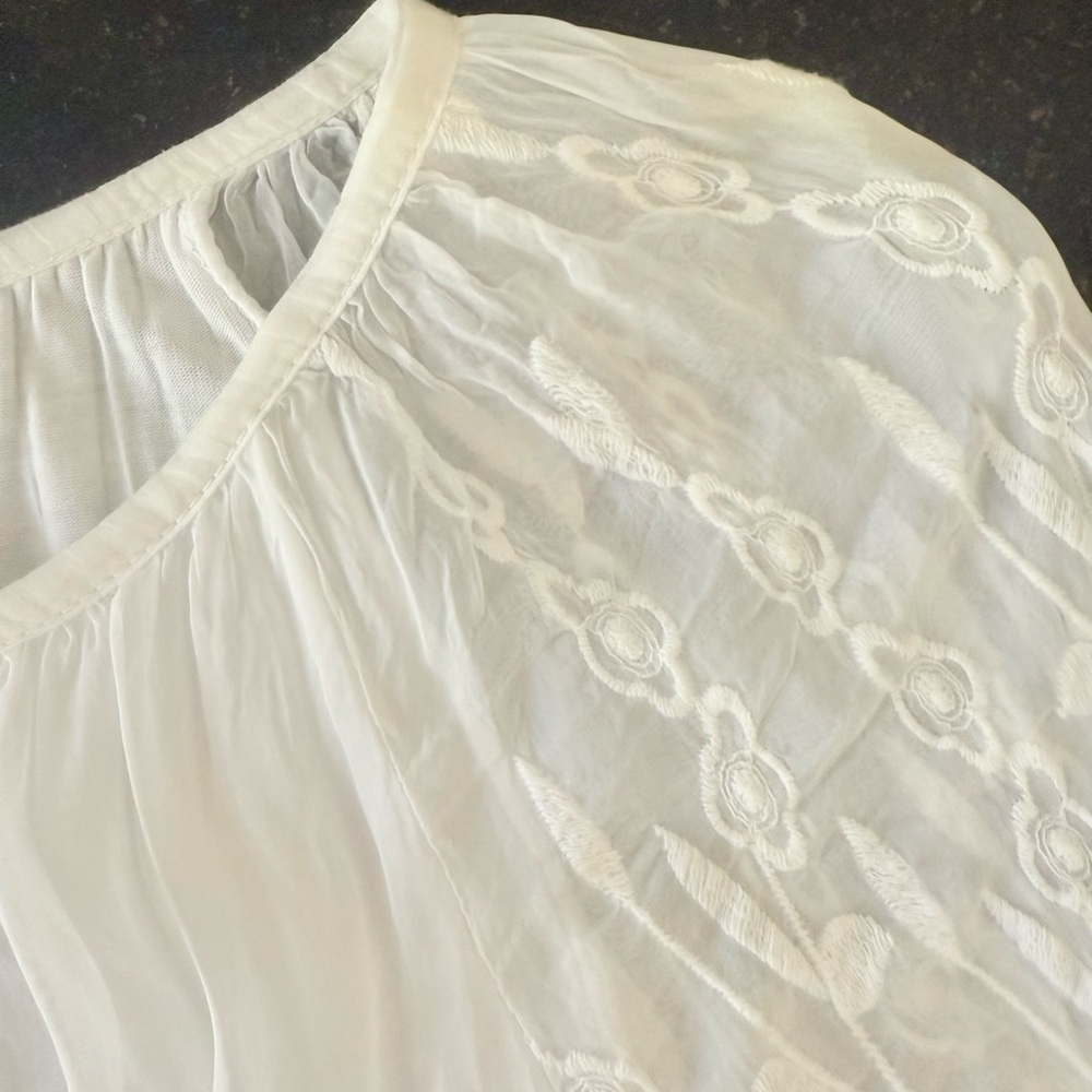 Chic ivory Bellambra top Embroidered Blouse - Picture 3 of 10